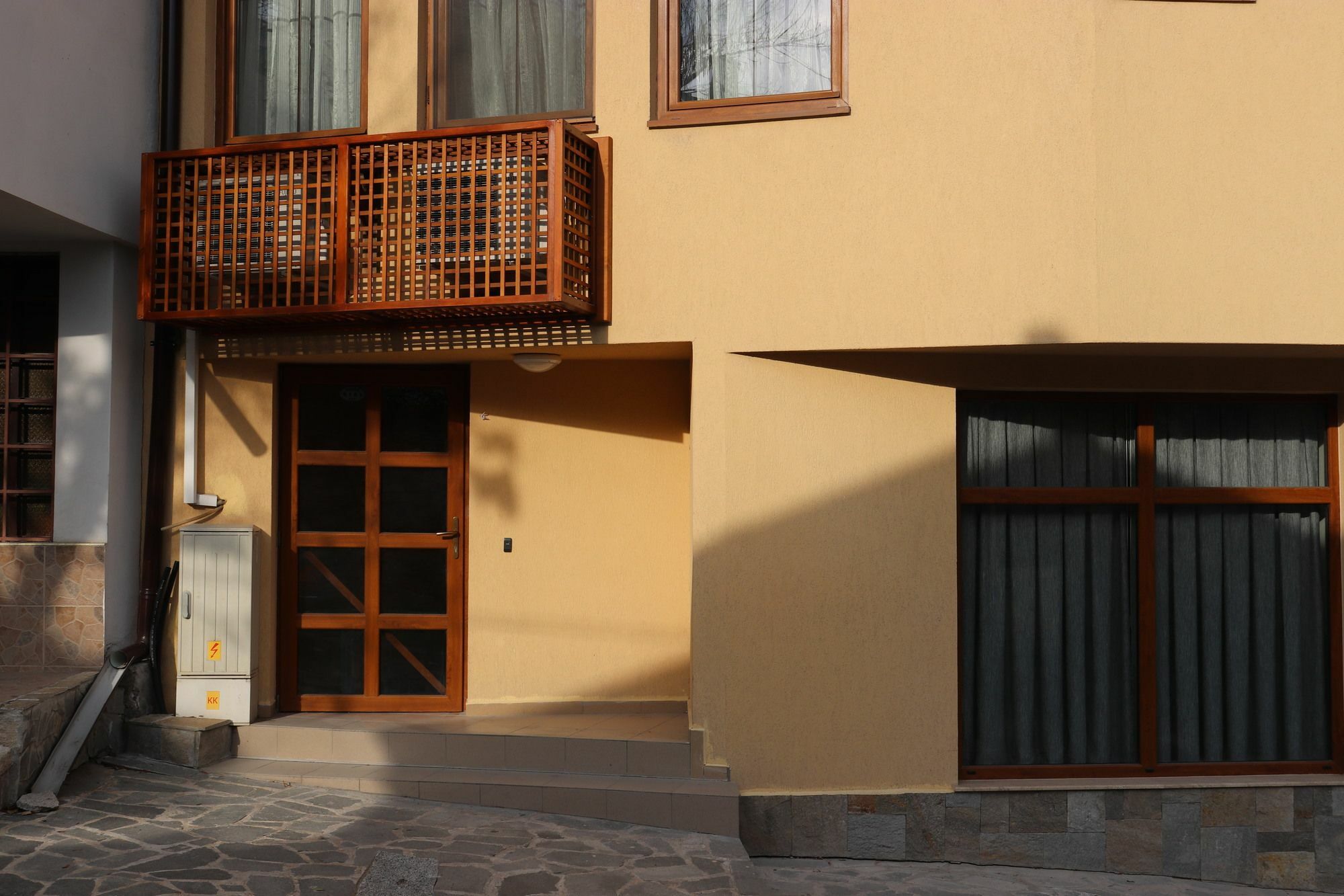 Roots Hotel And Wine Bar Plowdiw Exterior foto