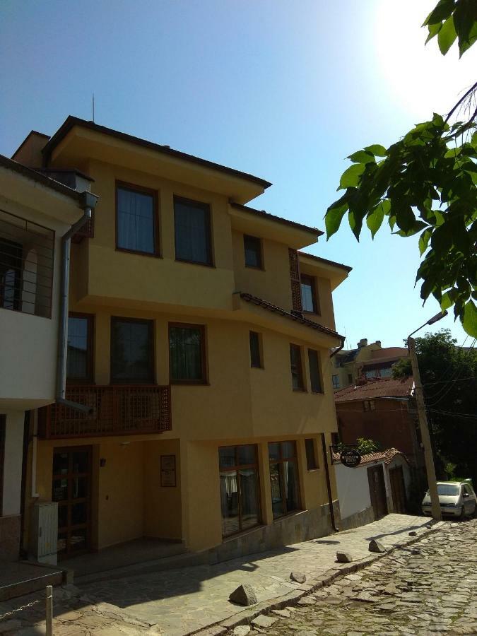 Roots Hotel And Wine Bar Plowdiw Exterior foto